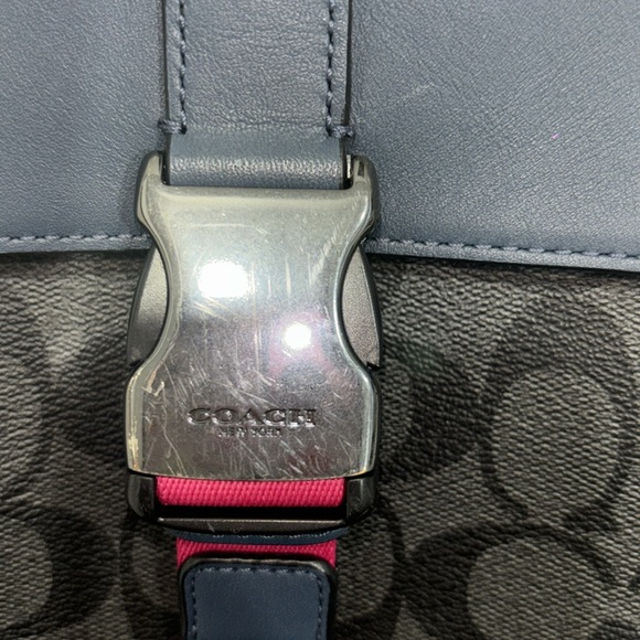 Track Pack In Colorblock Signature Canvas - Picture 4 of 7